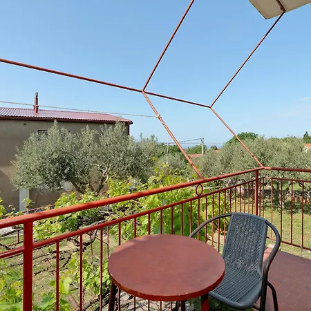 Sunny Apartment *